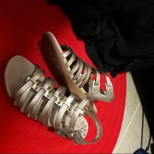 BareTraps Shoes - NWT Baretraps Gold 10W Velcro Strap Wedge Sandals BareTraps Shoes - NWT Baretraps Gold 10W Velcro Strap Wedge Sandals